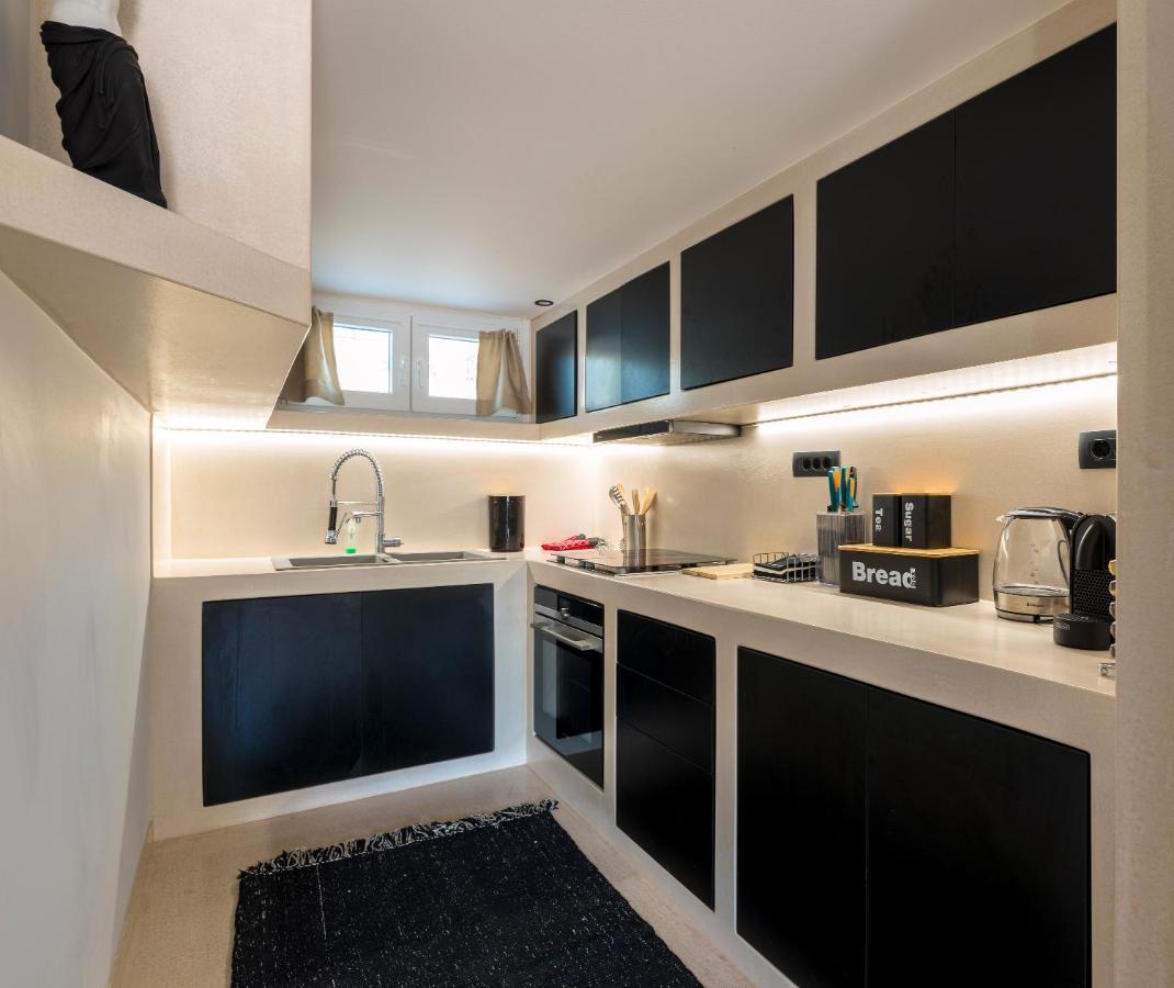 Black And White Apartment Pollonia Eksteriør bilde
